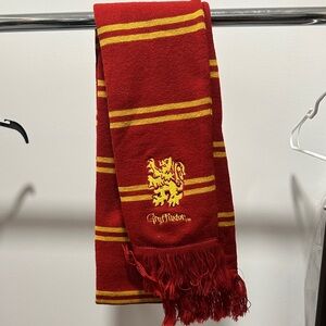 Harry Potter Gryffindor scarf!